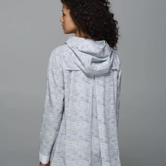 Lululemon Sun Showers Jakcet 6 - Picture 2 of 6